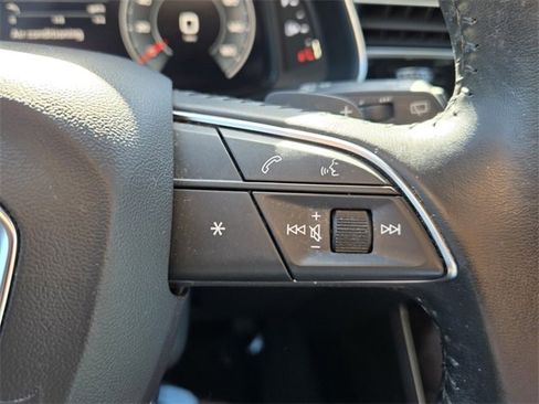 Used 2019 Audi Q8 Prestige w/ Luxury Package image 26