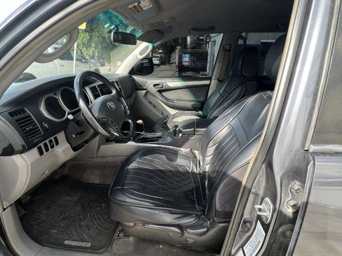 Used 2004 Toyota 4Runner Sport RWD image 9