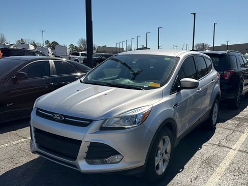 Used 2015 Ford Escape SE image 1