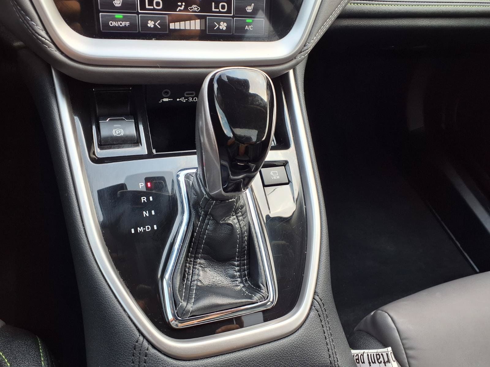 Certified 2025 Subaru Outback Onyx Edition XT AWD/4WD image 13