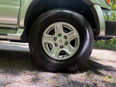 Used 2001 Toyota 4Runner SR5 AWD/4WD image 38