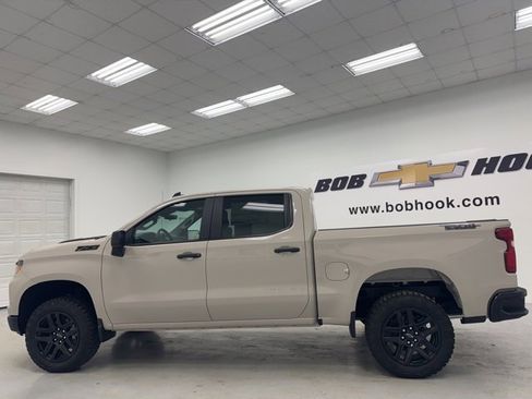 New 2026 Chevrolet Silverado 1500 Custom Trail Boss w/ Dark Appearance Package image 8