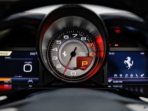 Used 2022 Ferrari 812 GTS RWD image 95
