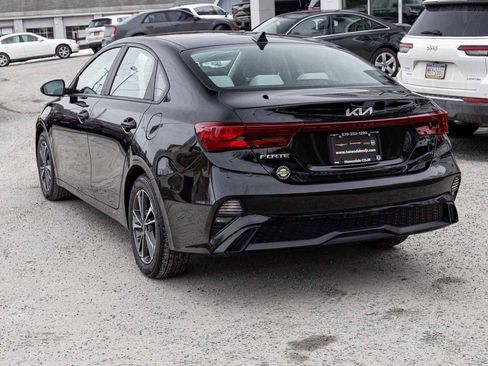 Used 2023 Kia Forte LXS image 6