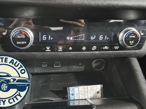 Used 2022 Mitsubishi Outlander SE image 15