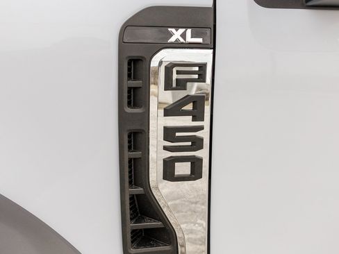 New 2026 Ford F450 XL w/ XL Chrome Package image 4