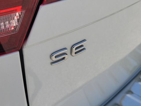 Used 2023 Volkswagen Tiguan SE R-Line FWD image 7