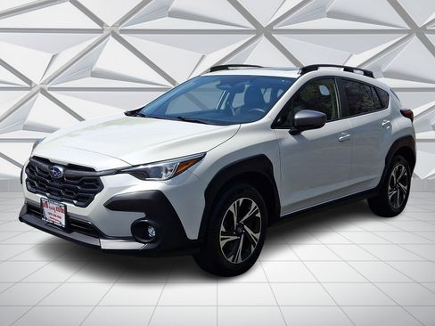 Used 2024 Subaru Crosstrek 2.0i Premium image 4