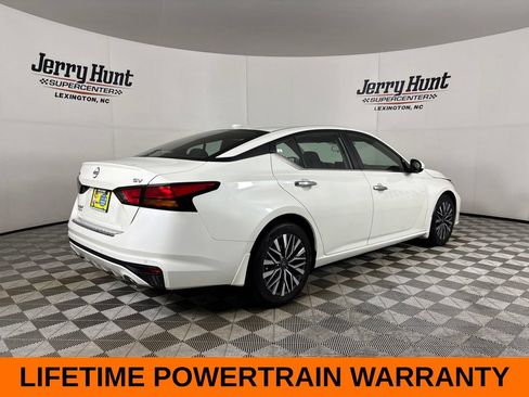 Used 2023 Nissan Altima 2.5 SV w/ SV Premium Package FWD image 6