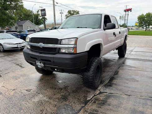 Used 2004 Chevrolet Silverado 2500 LS RWD image 4