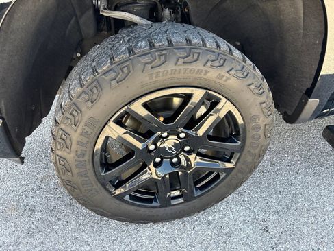 Used 2024 Chevrolet Silverado 1500 Custom Trail Boss w/ LPO, Dark Essentials Package AWD/4WD image 28