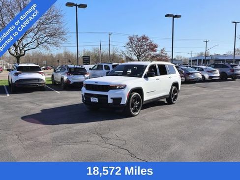 Used 2023 Jeep Grand Cherokee L Laredo AWD/4WD image 3