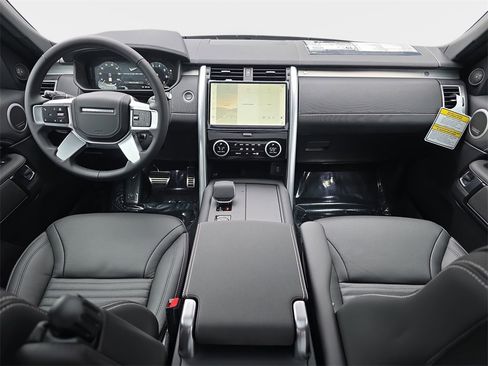 New 2026 Land Rover Discovery Limited Edition image 9