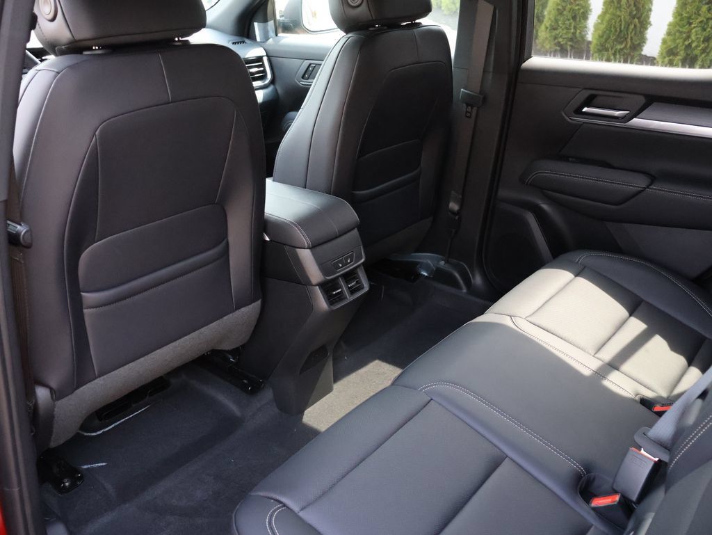 New 2027 GMC Terrain Elevation w/ Elevation Premium Package AWD/4WD image 17
