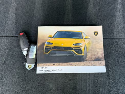 Used 2019 Lamborghini Urus AWD/4WD image 31