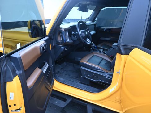 Used 2022 Ford Bronco Outer Banks image 13