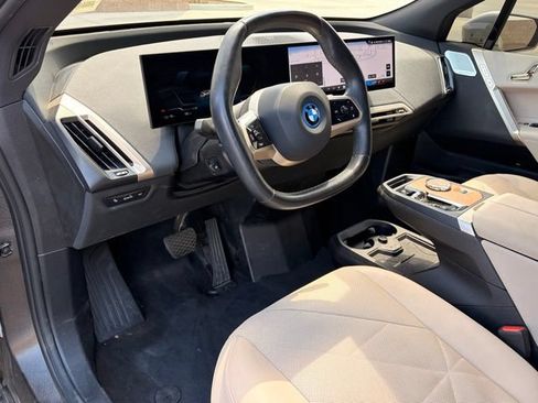 Used 2024 BMW iX xDrive50 w/ Premium Package AWD/4WD image 12
