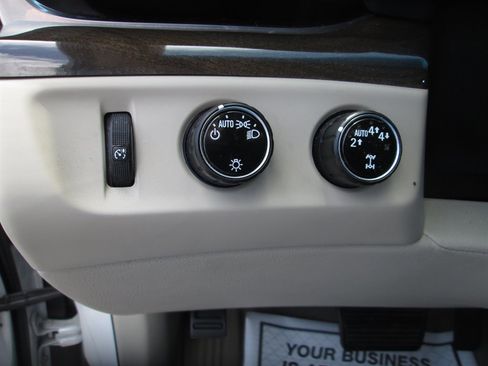 Used 2018 Cadillac Escalade ESV Luxury image 13