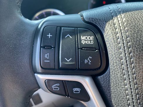 Used 2016 Toyota Highlander Plus image 24