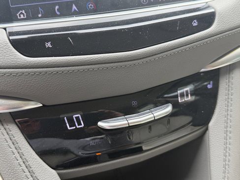 Used 2023 Cadillac XT5 Premium Luxury FWD image 31