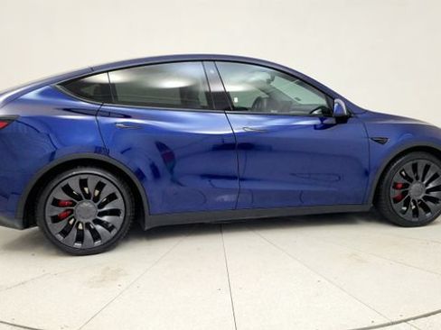 Used 2023 Tesla Model Y Performance AWD/4WD image 11