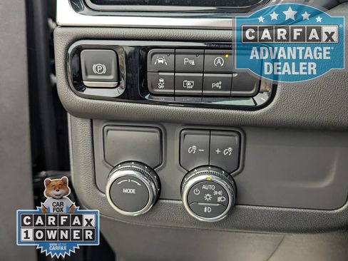 Used 2025 GMC Yukon Denali RWD image 13