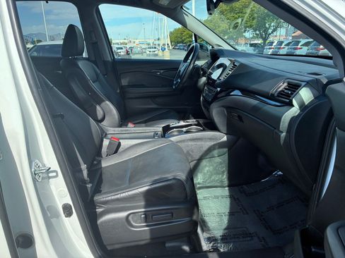 Used 2021 Honda Pilot Touring image 32
