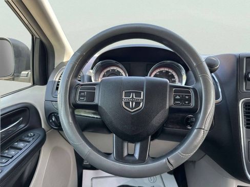 Used 2015 Dodge Grand Caravan SXT FWD image 24
