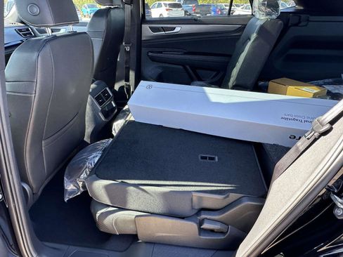 New 2026 Volkswagen Atlas Cross Sport SE image 11