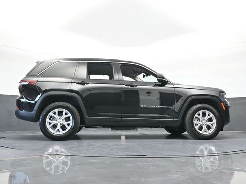 Used 2024 Jeep Grand Cherokee Limited w/ Luxury Tech Group II image 69