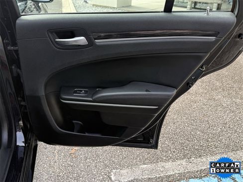 Used 2022 Chrysler 300 Touring image 35