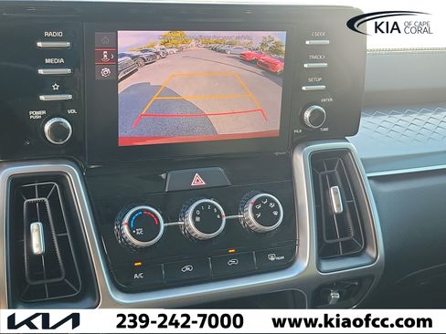 Certified 2023 Kia Sorento LX FWD image 29