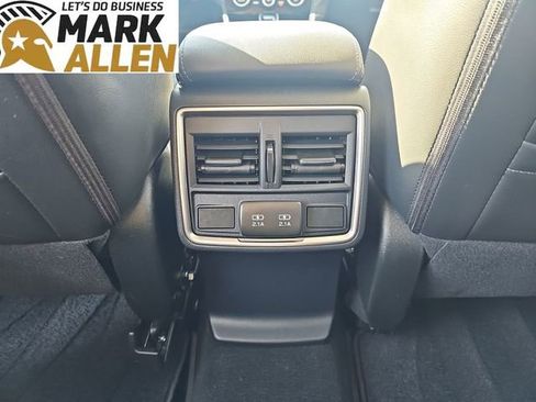 Used 2024 Subaru Forester Limited image 21