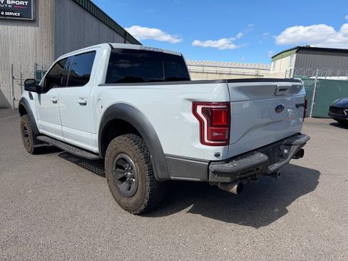 Used 2017 Ford F150 Raptor w/ Equipment Group 802A Luxury AWD/4WD image 3