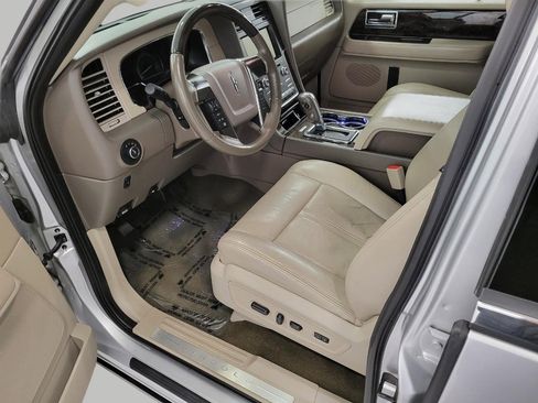 Used 2015 Lincoln Navigator L 4WD image 9