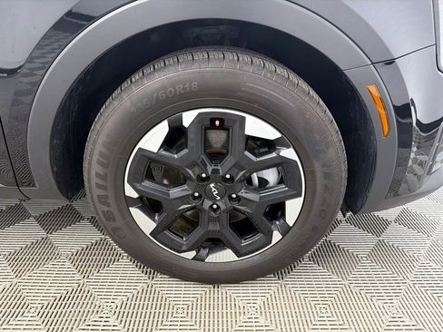Used 2024 Kia Sorento S image 13