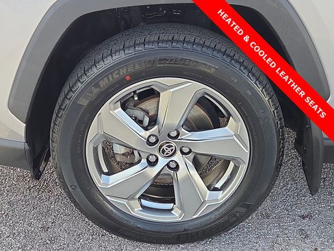 Used 2020 Toyota RAV4 Limited image 7