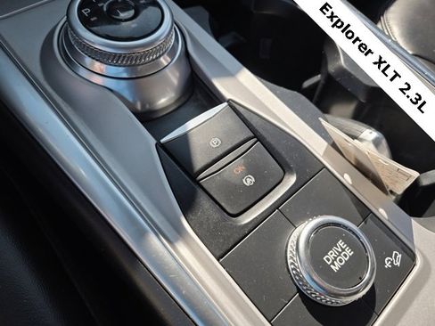 Used 2022 Ford Explorer XLT w/ Equipment Group 202A image 18