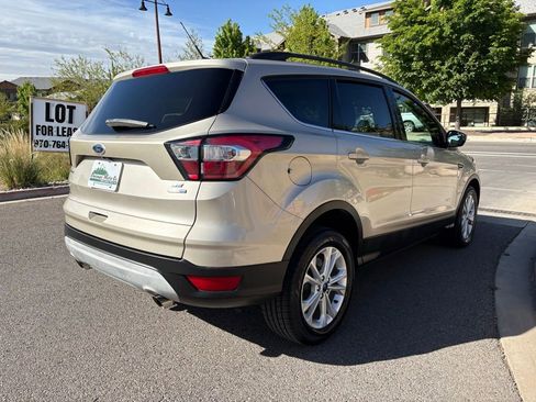 Used 2018 Ford Escape SE AWD/4WD image 10