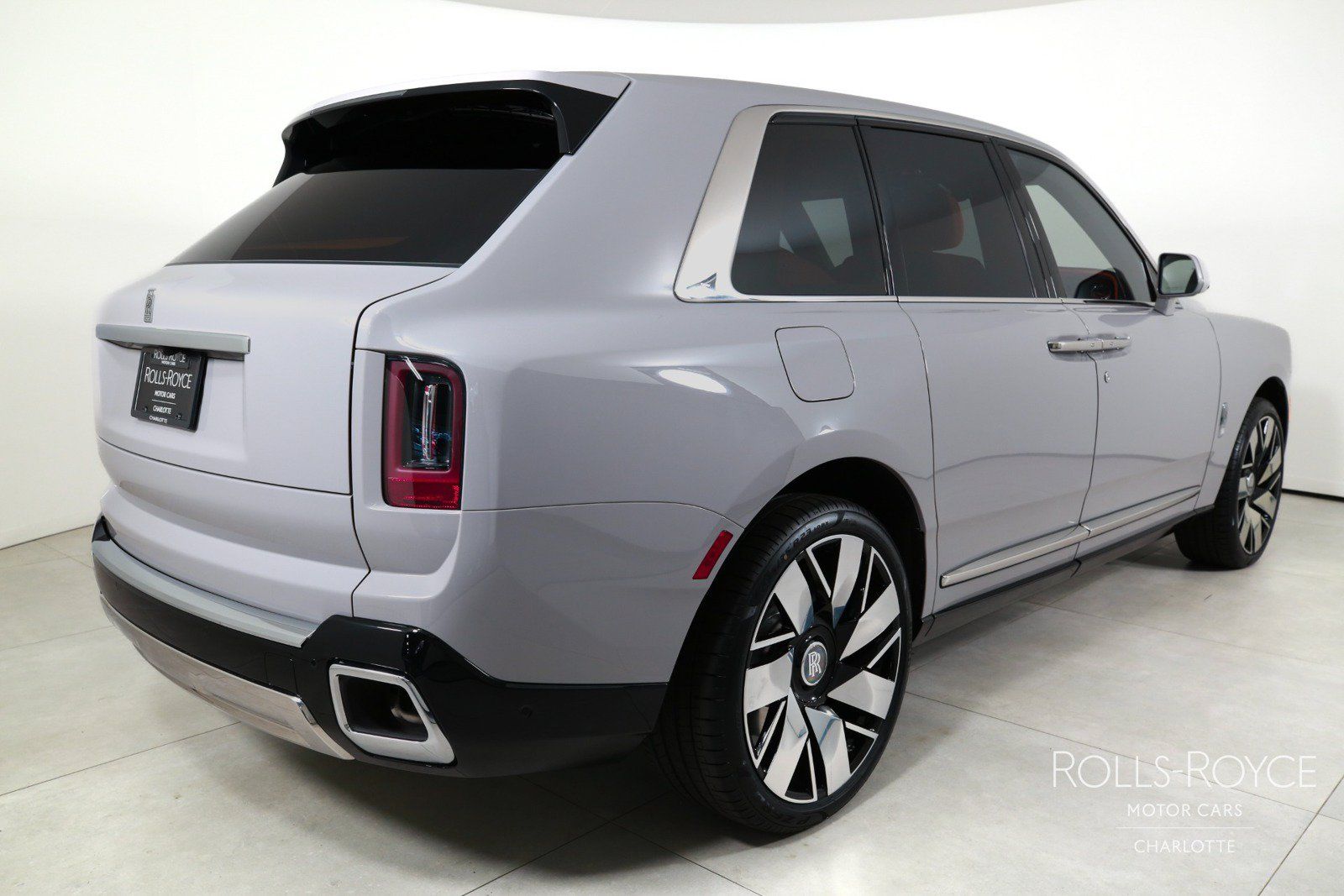 New 2027 Rolls-Royce Cullinan AWD/4WD image 2