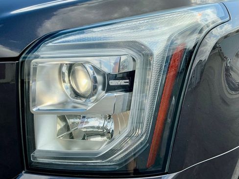 Used 2015 GMC Yukon Denali w/ Touring Package image 10