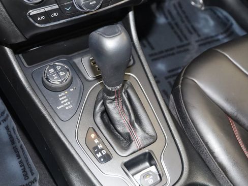 Used 2022 Jeep Cherokee Trailhawk w/ Comfort/Convenience Group image 7