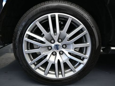 Used 2022 Ford Expedition Max Limited image 9