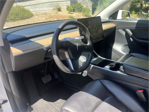 Used 2020 Tesla Model Y Long Range AWD/4WD image 20