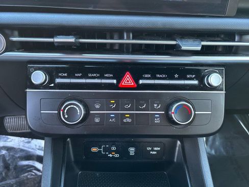 Used 2025 Hyundai Santa Cruz SE image 18