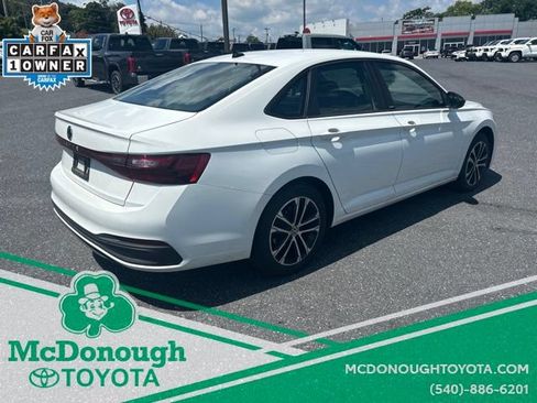 Used 2025 Volkswagen Jetta Sport FWD image 8