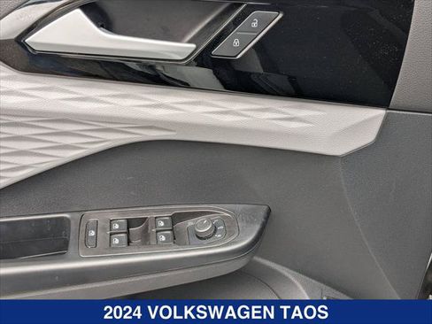Certified 2024 Volkswagen Taos S FWD image 11