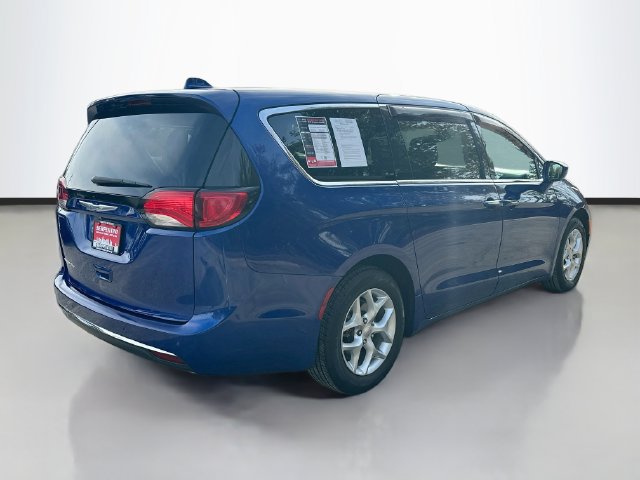 Used 2019 Chrysler Pacifica Touring Plus w/ Tire & Wheel Group FWD image 5