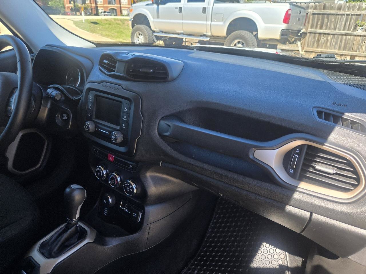Used 2016 Jeep Renegade Latitude w/ Cold Weather Group AWD/4WD image 20