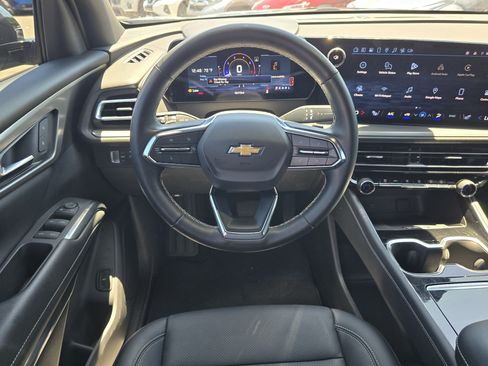 Used 2024 Chevrolet Traverse LT w/ LPO, Floor Liner Package FWD image 14